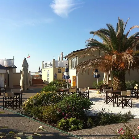 Apartment Bocca Di Magra 1